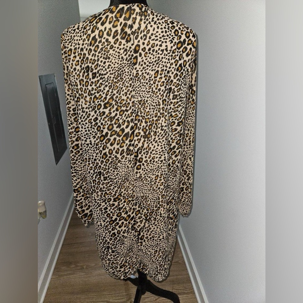 •Leopard anytime dress• 🐆 - Picture 5 of 7
